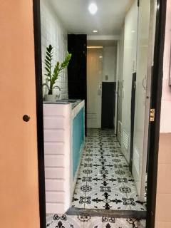 Budget Transient Capsule Room Makati near Ayala and Buendia - Manila - 6