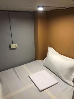 Budget Transient Capsule Room Makati near Ayala and Buendia - Manila - 3