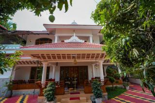 Parudeesa - Heavenly- Luxurious Palace look-Near CBD - Kerala - India with Breakfast - Kāladi - 9