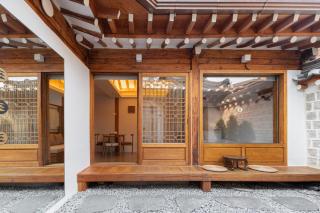 Mirror Courtyard - Seoul - 5