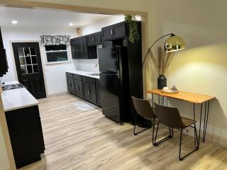 Modern 2 Bedroom Apartment - 7