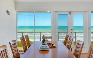124 Surfers Pde - BYO Linen Beachfront - Middleton - 8