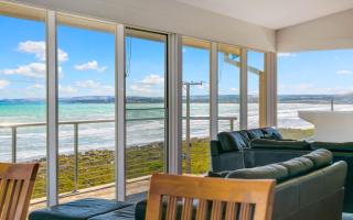 124 Surfers Pde - BYO Linen Beachfront - Middleton - 6