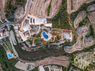 Luxury Farmhouse Villa surrounded with Nature & Farm Animals Alpacas etc - Għasri - 0