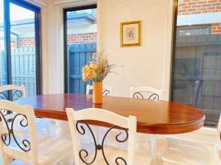 Casey Green Townhouse by GoodLive - 9