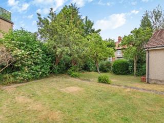 15 Elms Road - Bare - 9