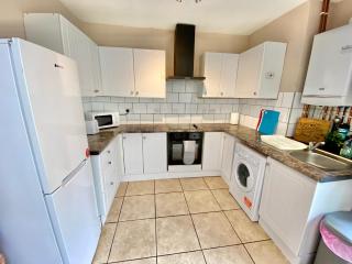 EasyRest House 1 Grantham - 6 Beds & Free Parking - Spacious & Comfy - Access to A1, Town Centre & Shops - Grantham - 7