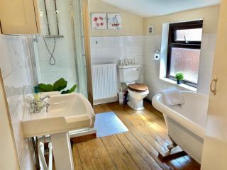 EasyRest House 1 Grantham - 6 Beds & Free Parking - Spacious & Comfy - Access to A1, Town Centre & Shops - Grantham - 1