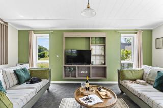 Rose Lodge, 21 Roadford Lake Lodges - Hot Tub, Free Parking and WiFi, Short Walk to Lake - 3