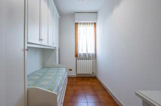 Viareggio Cozy Apartment with Balcony! - Viareggio - 5