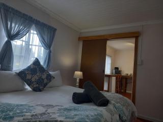 Natures Way Bush Pig Cottage - The Crags - 1