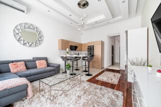 Luxury apartment with free garage and balcony in the center - Budapest - 0