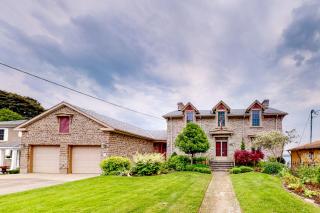 Riverside Retreat - Brockville - 0
