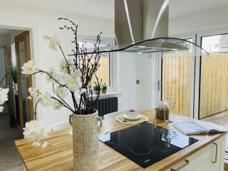 Charming Cottage close to M4 Bridgend - Bridgend - 9