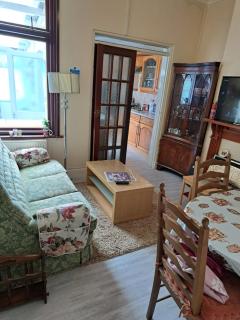 Luxury super double bedroom London Seven Kings Train station - 7