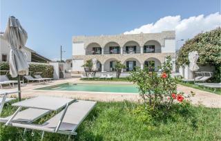 Stunning Apartment In Cava D'aliga - 2