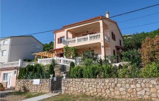 Lovely Apartment In Dramalj - 8
