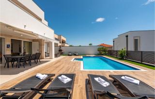 Luxurious Home In Novalja - 9