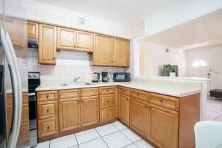 Modern 2 Bedroom in the Heart of Wynwood Art District - Miami - 5