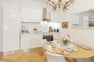 Stylish Apartment in Historical Center - Lubiana - 1