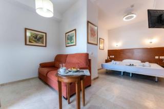 CT 240 - Beachfront Apartment -Don Juan Manilva - Manilva - 4