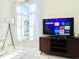 Beautiful 3BR House with Private Pool near Disney - Kissimmee - 3