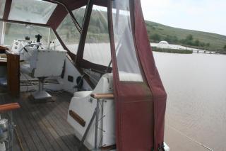 The Rose - 37ft Lakeside Yacht with Hot Tub - Swansea - 9