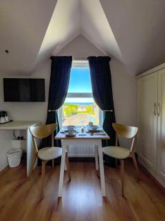 Mount Edwards Hill Guest Accommodation - Cushendall - 4