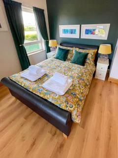 Mount Edwards Hill Guest Accommodation - Cushendall - 5