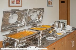 Treebo Mall View, DLF Phase II - Gurgaon - 4