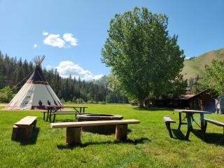 Southfork Lodge Cabin 2 - Lowman - 8