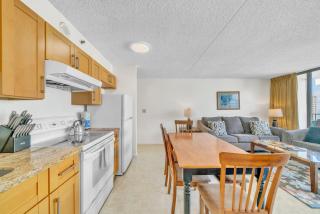 Standard Ocean View Condo - 35th floor views, Free parking & Wifi condo - Honolulu - 4