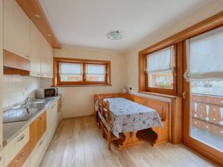 Skyrim Apartment - City Centre - 6