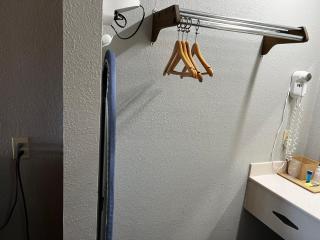 Express Inn & Suites - 7