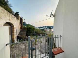 La Donzella - Immobilevante - Ponza - 1