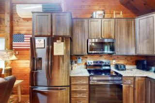 Silver's Log Cabin - Trenton - 3