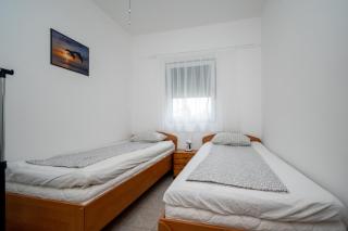 Apartments with parking space Vir - 12692 - 1