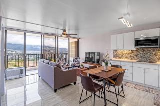 Newly Remodeled - 30th Floor Suite with EPIC Mountain Views home - Honolulu - 9