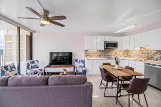 Newly Remodeled - 30th Floor Suite with EPIC Mountain Views home - Honolulu - 6