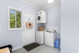 A Little Touch Of Paradise - Apollo Bay - 1