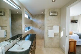 Mt Gold Retreat - Sleeps 8 - Spa Pool - Tennis Court - Wanaka - 3