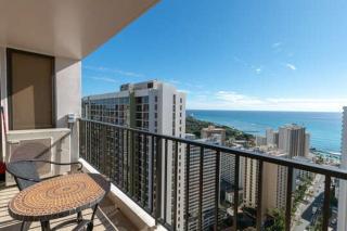 37th Floor Condo with Sweeping Ocean Views & Free parking! condo - Honolulu - 5
