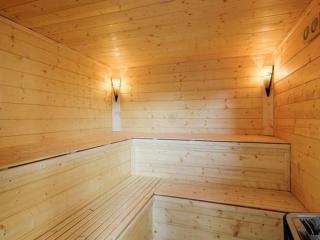 Escapade Romantique: Cabane avec Terrasse Panoramique, Poêle à Bois et Éclairage Multicolore - FR-1-589-441 - Ferdrupt - 7