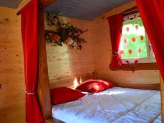 Roulotte cosy avec kitchenette, ruisseau apaisant et espace bien-être, nuit insolite à Ferdrupt - FR-1-589-444 - 6