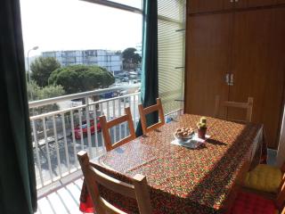 Apartamento Cerca de la Playa con Terraza y Parking en Roses, Costa Brava - ES-204-55 - 9