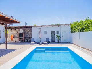 Cubo's Villa Marifran - 3