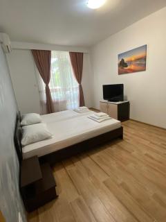 Luxury First Line apartment with pool and sea view in complex Oazis - Ravda - 2