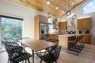 Porch Breeze - Broken Bow - 5