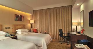 Four Points by Sheraton Hotel and Serviced Apartments Pune - Poona - 4