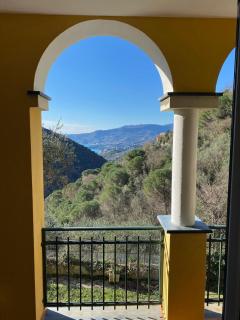 Villa Monte Rosa al Golfo by PortofinoVacanze - Rapallo - 1